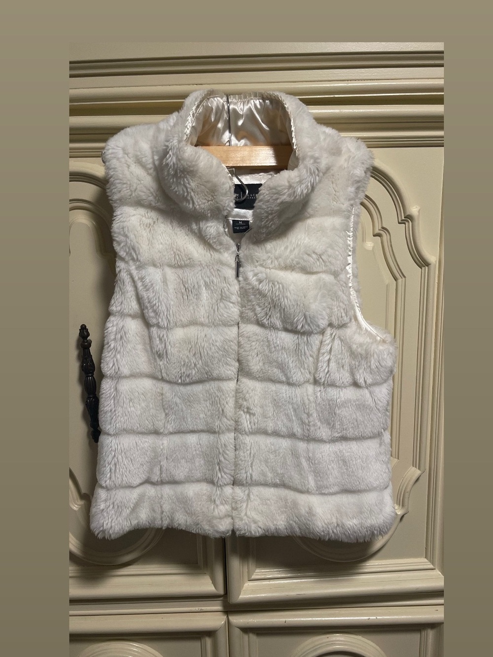 White House Black Market Cream Faux Fur Sleeveless Vest